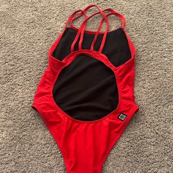 Jolyn practice suit - Picture 2 of 3